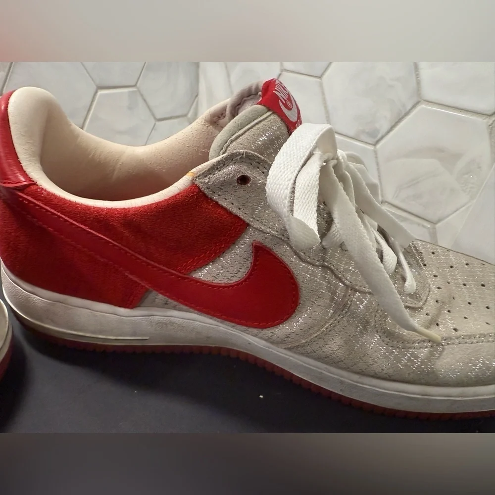 Nike Air Force 1 Low Premium Christmas Sneakers Vintage Size 10.5 Red Silver